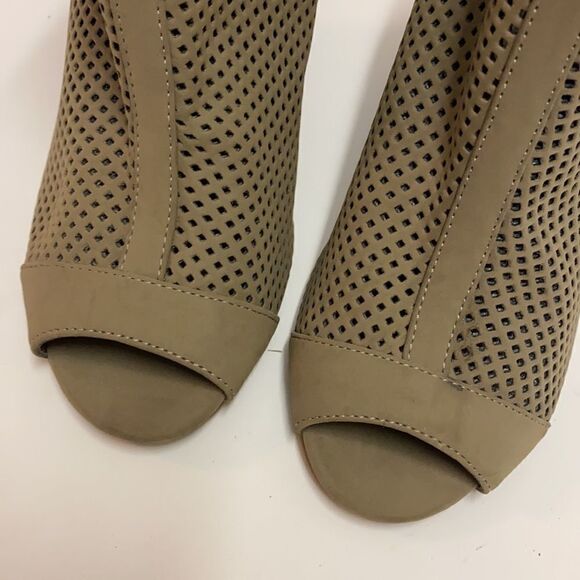 JUICY COUTURE Peep Toe Wedge Bootie Size 6 A17 - Picture 8 of 9